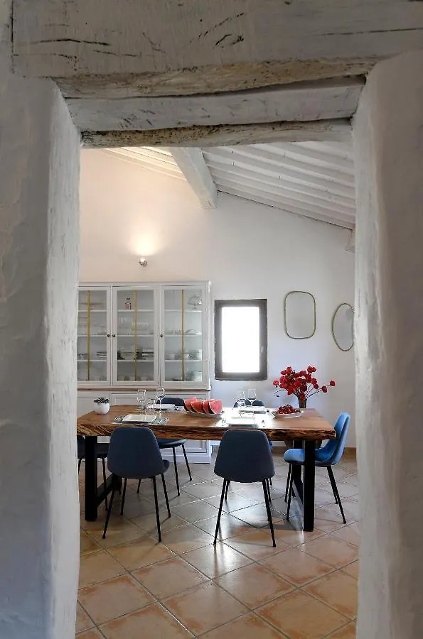 Holiday home Gite Des Demoiselles En Luberon Roussillon
